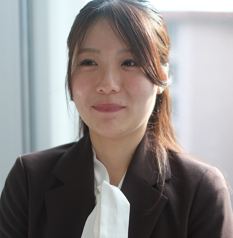 社員の井上はなの写真