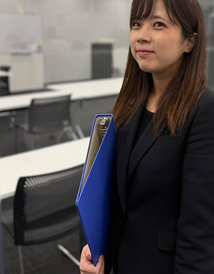 社員の美山智美の写真