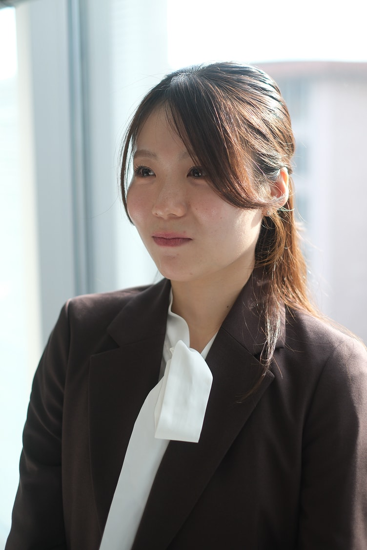 社員の井上はなの写真